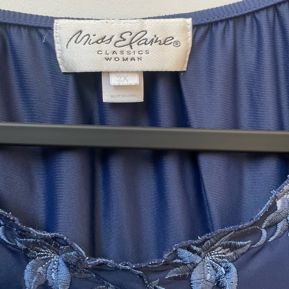 Miss Elaine Night Gown - Picture 2 of 4
